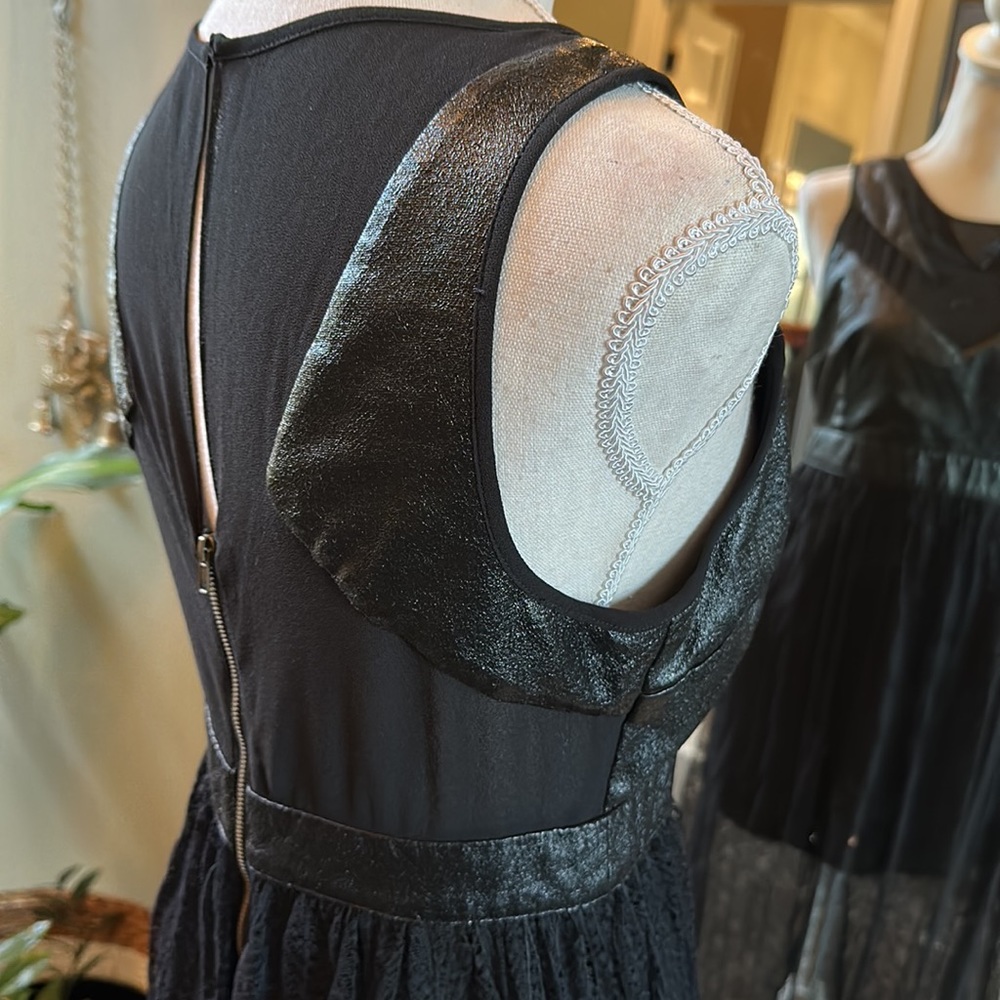 SEXY BLACK DRESS - Picture 3 of 5